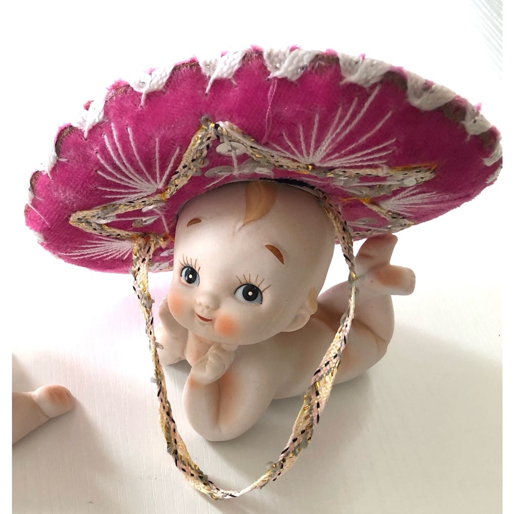 Mini sombrero import de Mexico Pink velvet with silver sequins & braid. … - Picture 3 of 8